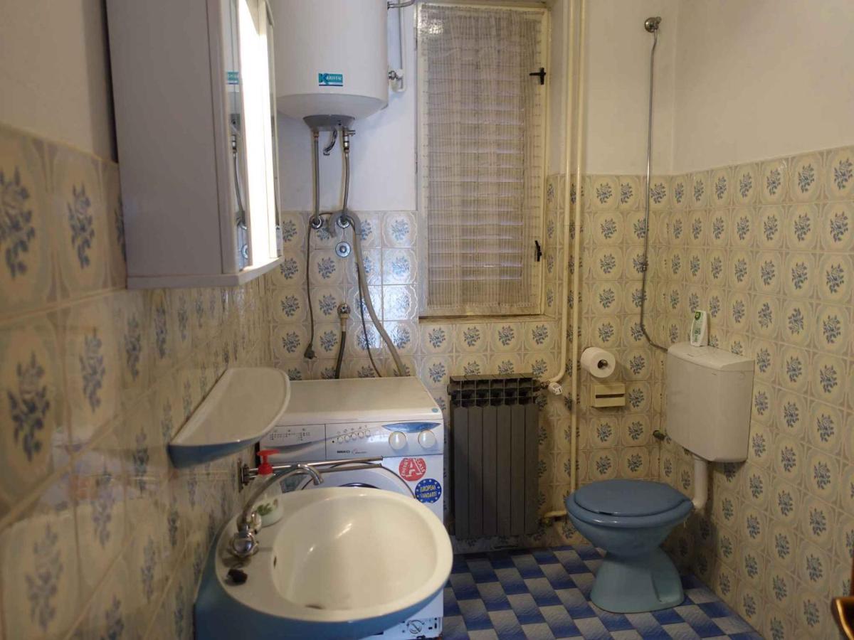 Apartment In Omisalj - Insel Krk 39736 Екстер'єр фото