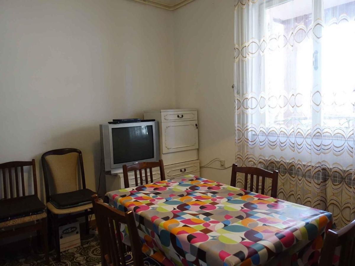 Apartment In Omisalj - Insel Krk 39736 Екстер'єр фото